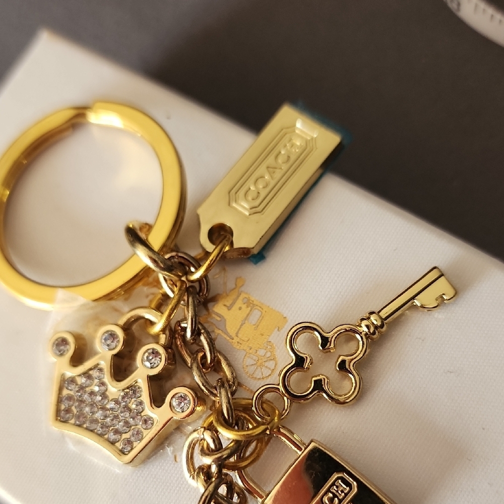 New Coach Gold Key Padlock Crown Fiamond Rhinestone Hangtag Accessory - Picture 5 of 6